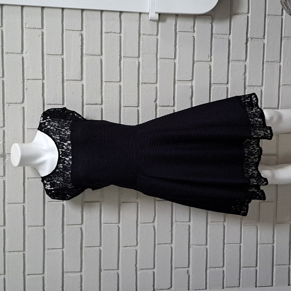 Brixon Ivy Black Lace Trim Textured Formal Dress. Size Medium NWT